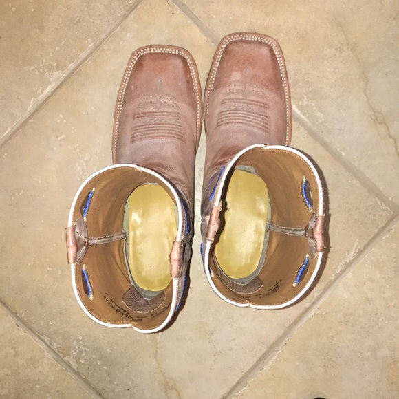 Justin tan colored boots square toe - Picture 2 of 6